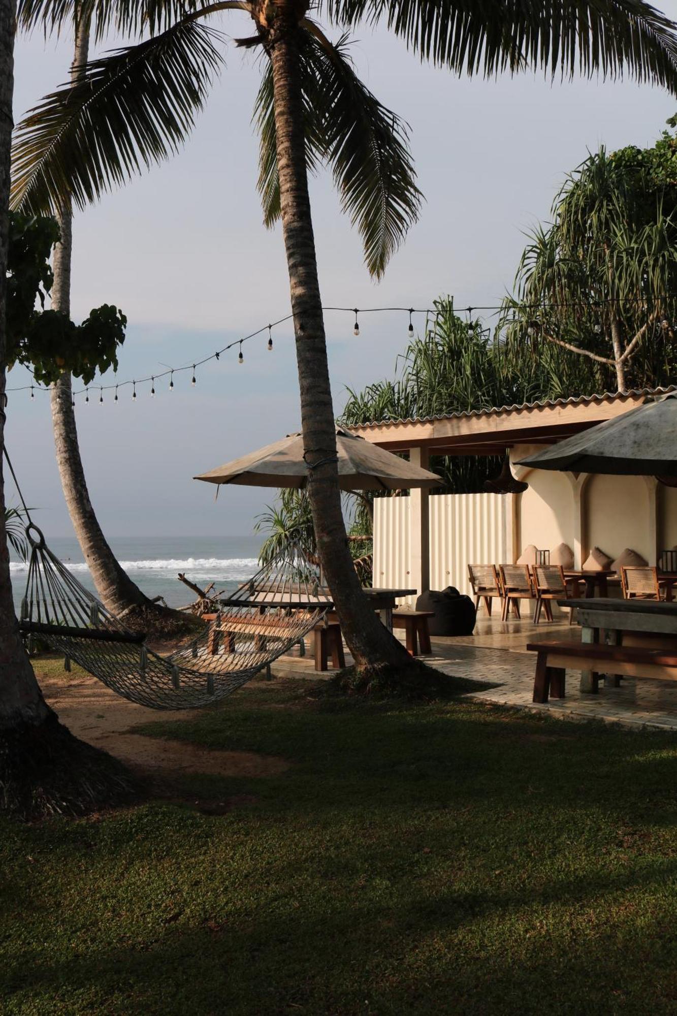 Swell Shacks Hotel Matara Luaran gambar